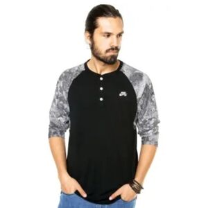 NWT Nike SB Dri-Fit Fern Henley Shirt Black Raglan Sleeves #687871 Size M FLAWED